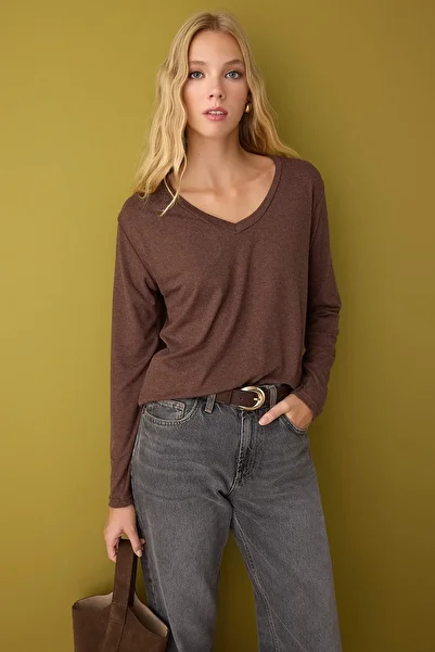 Trendyol Collection Brown V-Neck Flowy Stretchy Knitted Blouse Twoaw26Bz00139
