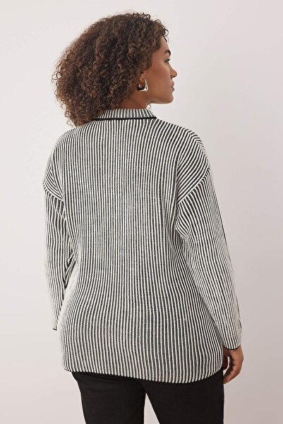 Trendyol Curve Black Corded Crew Neck Knitwear Sweater Tbbaw26An00035