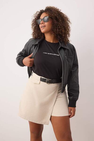 Trendyol Curve Stone Belted Cashew Winter Mini Woven Shorts Skirt Tbbaw26Ap00001