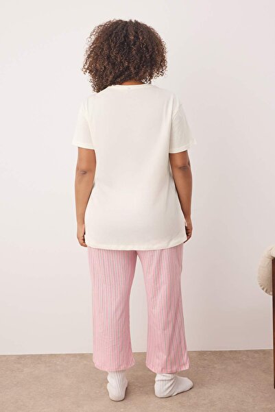 Trendyol Curve Ecru Six Striped Waist Elastic Detail Capri Knitted Pajama Set