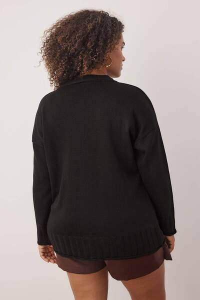 Trendyol Curve Schwarze Strickjacke mit V-Ausschnitt und Knöpfen TBBAW23AV00087