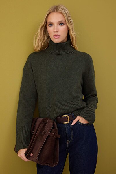 Trendyol Collection Khaki Wool Basic Soft Textured Wide Fit Knitwear Sweater Twoaw26Kz00211