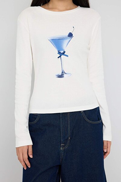 Kolekcia Trendyol Teen Ecru detailná priliehavá/na telo priliehavá pletená blúzka s potlačou a mašľou TWOAW25BZ00126