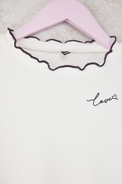 TRENDYOLKIDS Ecru-Cherry Red Cotton 2-Piece Embroidered Regular Ribbed Girls' Knitted T-Shirt Tkdaw26Ts00011