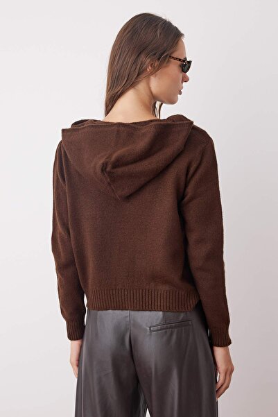 Trendyol Collection Brown Soft Textured Wide Fit Knitwear Sweater Twoaw26Kz00147