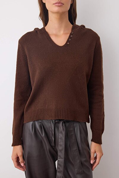 Trendyol Collection Brown Soft Textured Wide Fit Knitwear Sweater Twoaw26Kz00147