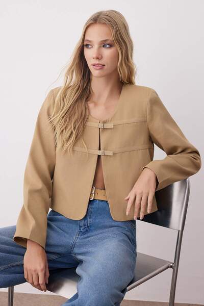Trendyol Collection Beige Gabardine Denim Look Thin Seasonal Jacket Twoaw26Ce00019