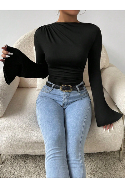 peelter Γυναικεία μπλούζα με μαύρη μέση και λαιμόκοψη με ισπανικό μανίκι