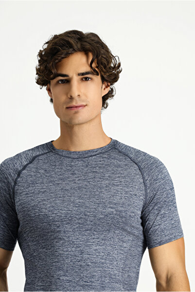 Kiğılı Αθλητικό μπλουζάκι με λεπτή εφαρμογή Crew Neck Slim Fit