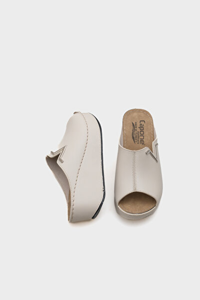 Capone Outfitters Kailey 6145 Γυναικείες παντόφλες με τακούνι V με αγκράφα