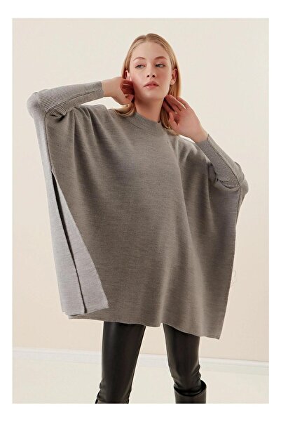 ROKİDS سترة تريكو بونشو كبيرة الحجم بفتحة جانبية سوداء للسيدات