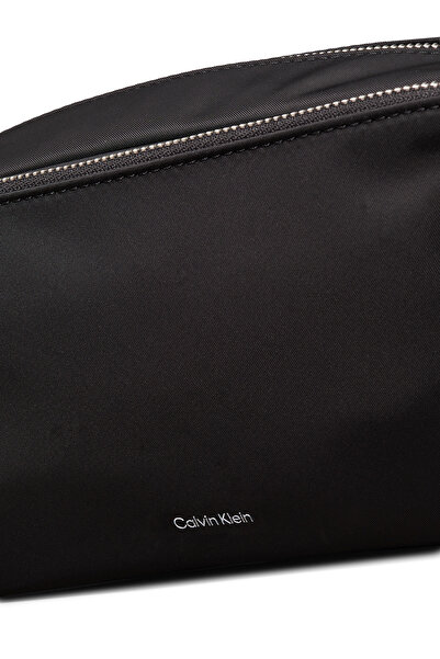 Calvin Klein Men Black Business Tech 2G Washbag