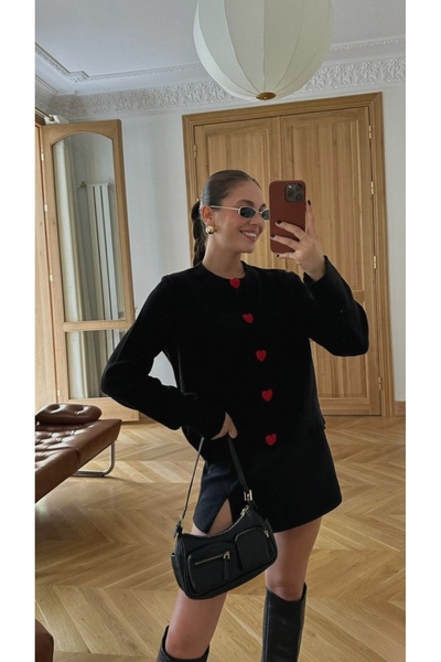 BRTC design Women's Black Heart Button Detailed Crew Neck Cardigan