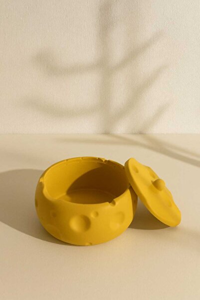 KARRA منفضة سجائر خرسانية على شكل جبنة