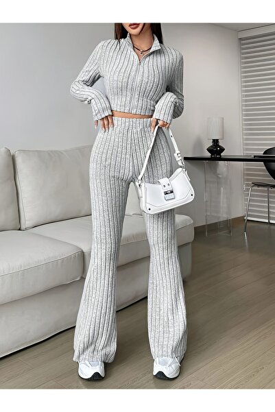 Wild Flower Chic Knitwear Set: a Unique Piece with Its Soft Fabric Texture and Stylish Look