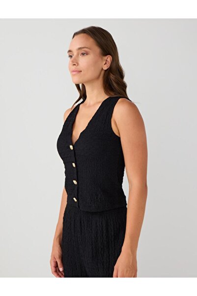 Jimmy Key Siyah Dar Kesim Parlak Düğme Detaylı Örme Yelek