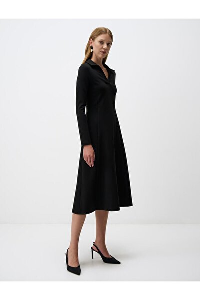 Jimmy Key Rochie neagră tricotată cu decolteu polo cu croială dreaptă