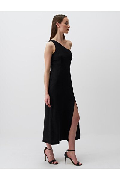 Jimmy Key Czarna lniana sukienka midi z rozcięciem na jednym ramieniu