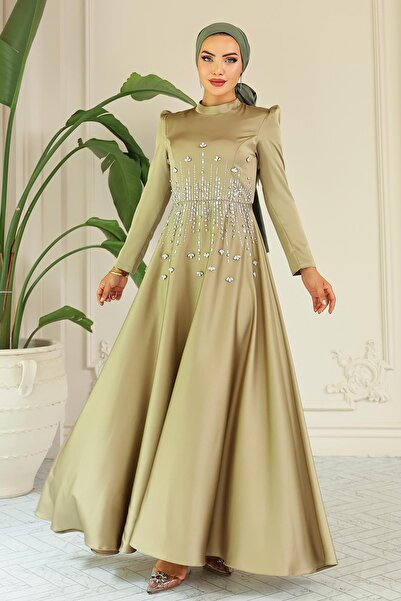 Olcay Ausgestelltes, vorne mit Steinmuster verziertes Satin-Hijab-Abendkleid,...