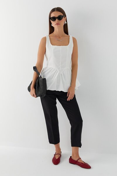 MARKALİSTE Μπλούζα με κορδόνι στη μέση Λευκή