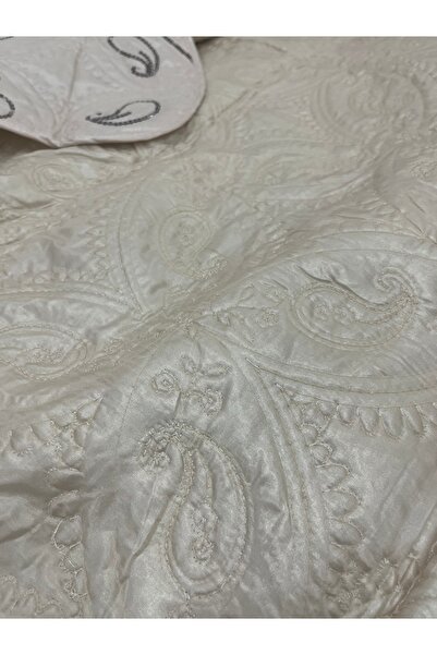 aeron Yatak örtüsü seti pullu saten