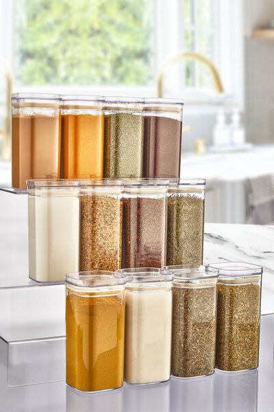 Kitchen Life Etiketli 12'li Akrilik Vakumlu Kare Baharatlık Seti 300 ml -sızdırmaz Kapaklı Baharatlık Takımı