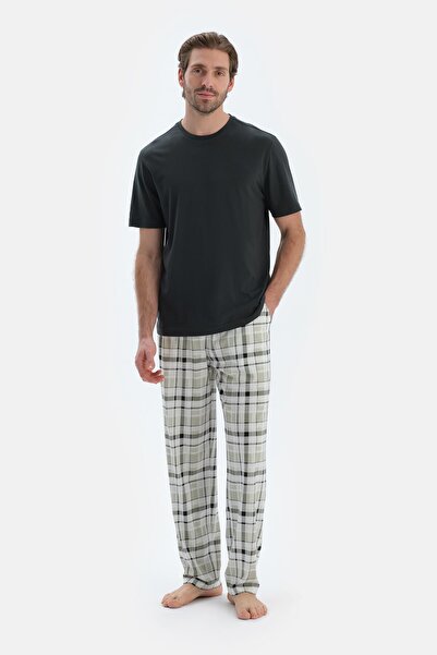 Dagi طقم بيجامة بنطال منقوش بأكمام قصيرة باللون الأسود