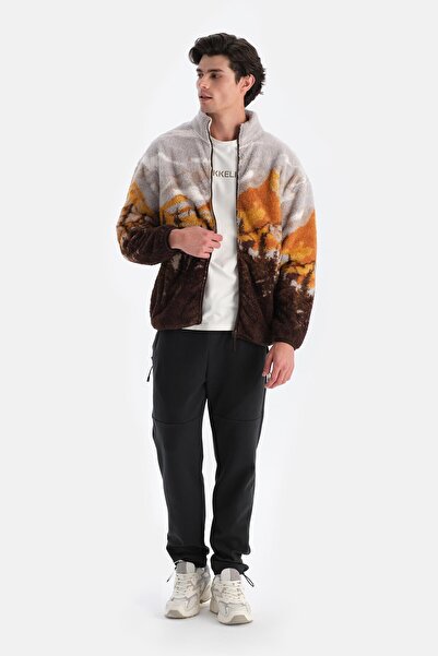 Dagi Tmavě hnědá pánská fleecová mikina s horským potiskem na šířku