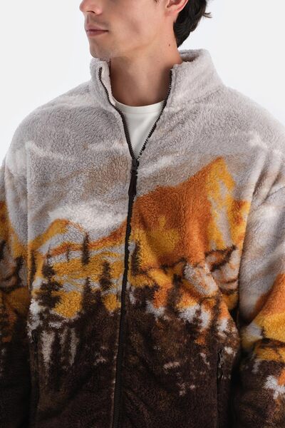 Dagi Tmavě hnědá pánská fleecová mikina s horským potiskem na šířku