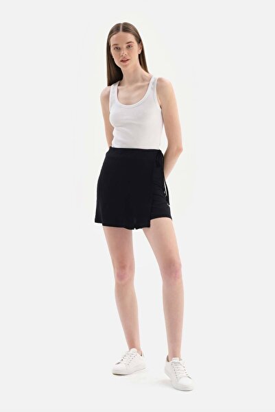 Dagi Fustă neagră cu pantaloni scurți țesute