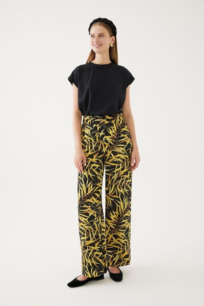 Exquise Black Floral Patterned Pants