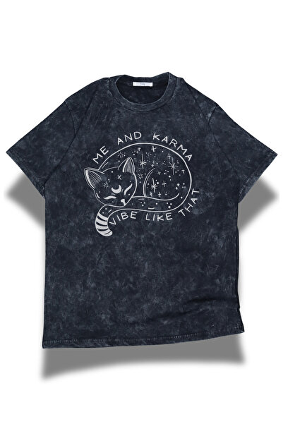 Fuddy Moda تي شيرت مطبوع للجنسين من Me And Karma - تي شيرت تايلور سويفت فينتا...