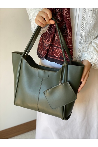 Bagzone ΕΥΡΕΙΑ ΜΕΓΑΛΗ ΓΥΝΑΙΚΕΙΑ ΤΣΑΝΤΑ ΩΜΟΥ