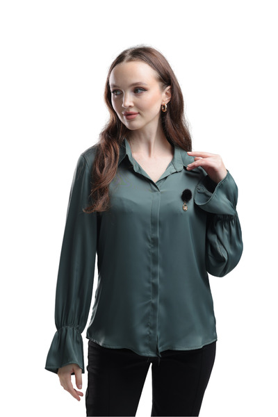 SUGA Sofia's elegant blouse