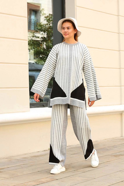 Zerenyus Striped Crew Neck Knitwear Suit Gray