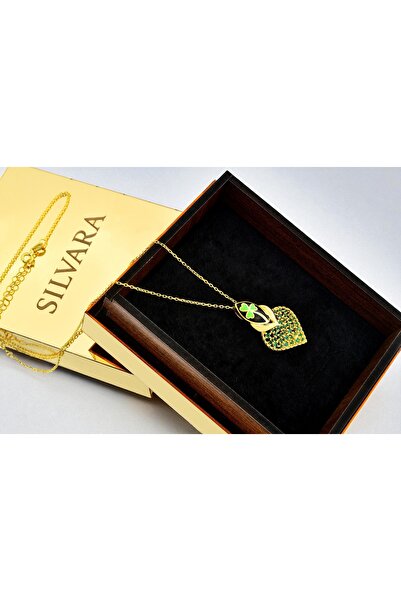 SOFT ZÜMRÜT TAŞLI YONCA KOLYE 925 AYAR GÜMÜŞ 18 AYAR ALTIN KAPLAMA ÖZEL AHŞAP KUTULU