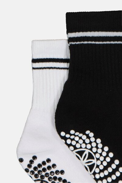 gaiam Men 2 Pair Textured Grippy Crew Socks, Multicolor