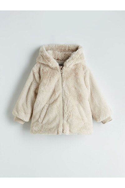 LC Waikiki Ekru Kapüşonlu Kız Çocuk Mont