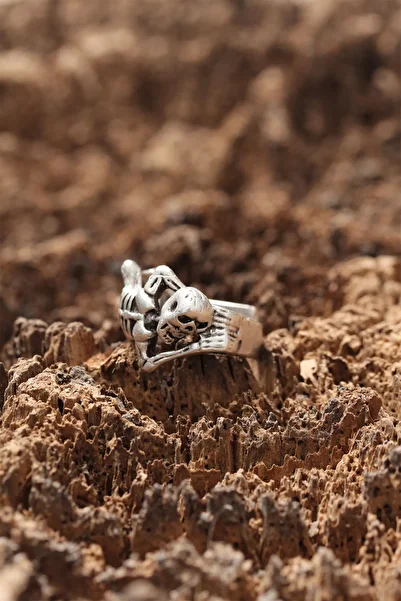 Clariss Adjustable Skeleton Ring