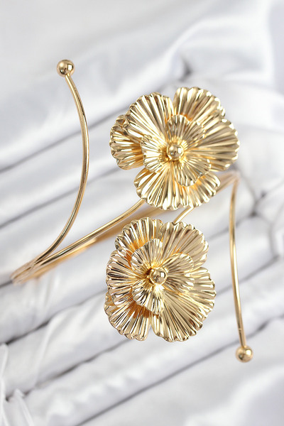 Clariss Brass Floral Model Gold Color Women's Pazu Bracelet
