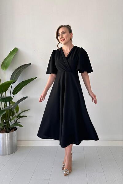 MaziButik Bell Sleeve Crepe Dress Black