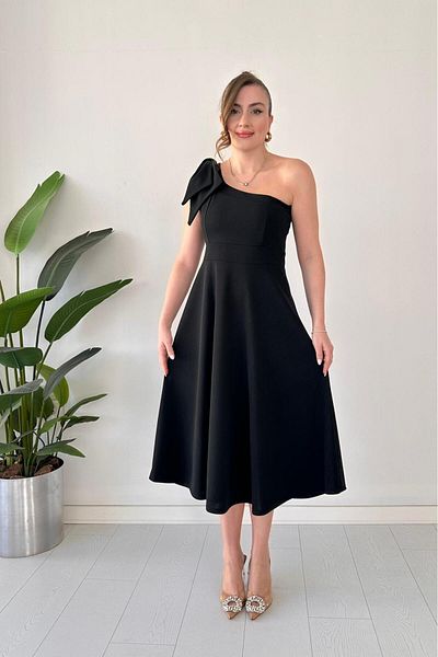 MaziButik One Shoulder Bow Crepe Dress Black