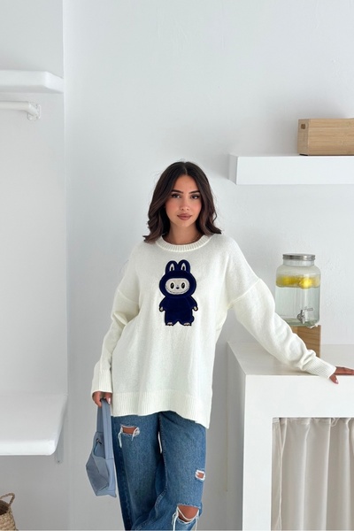 Noi Belis Labubu Embroidered Oversize Soft Textured Knitwear Sweater Aw25Kz0002