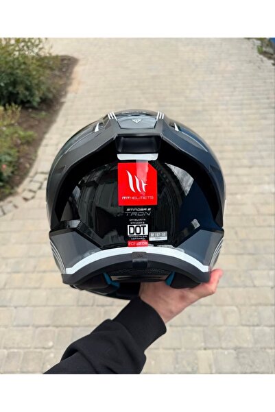 MT Helmets Stinger 2 kask (şeffaf vizörlü biçimde) gönderilecektir