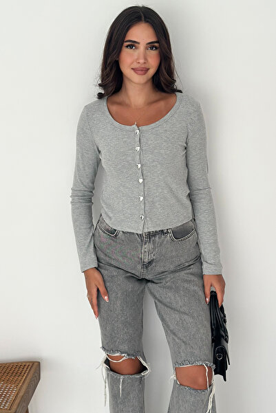 Noa Noa “Soft Button” Bluz – Sade Şıklığın Gücü