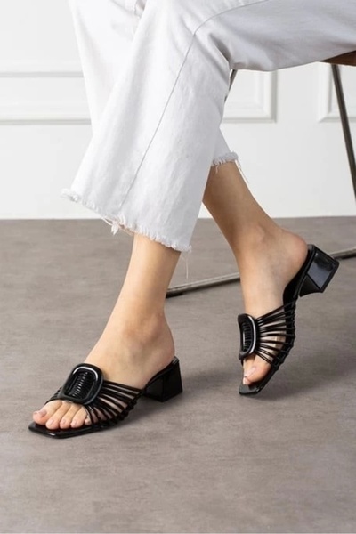 STILVANA Anca Black Patent Leather Heeled Slippers