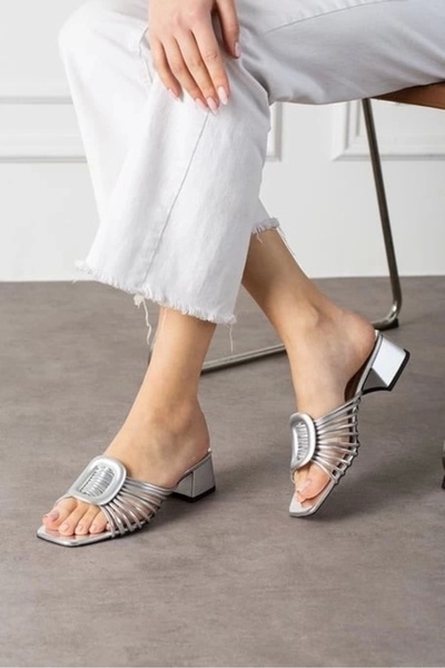 STILVANA Anca silver patent leather high heeled slippers