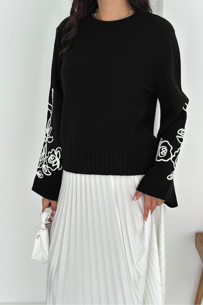 Noi Belis Spanish Sleeve Soft Textured Pattern Embroidered Knitwear Sweater Aw25Kz0006