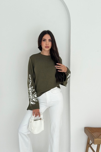 Noi Belis Spanish Sleeve Soft Textured Pattern Embroidered Knitwear Sweater Aw25Kz0006