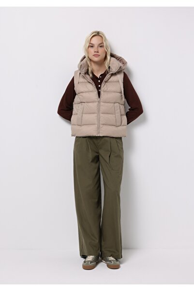 Colin's Regular Fit Kapüşonlu Fermuarlı Astarlı Çıkarılabilir Kapüşonlu Kadın Bej Yelek